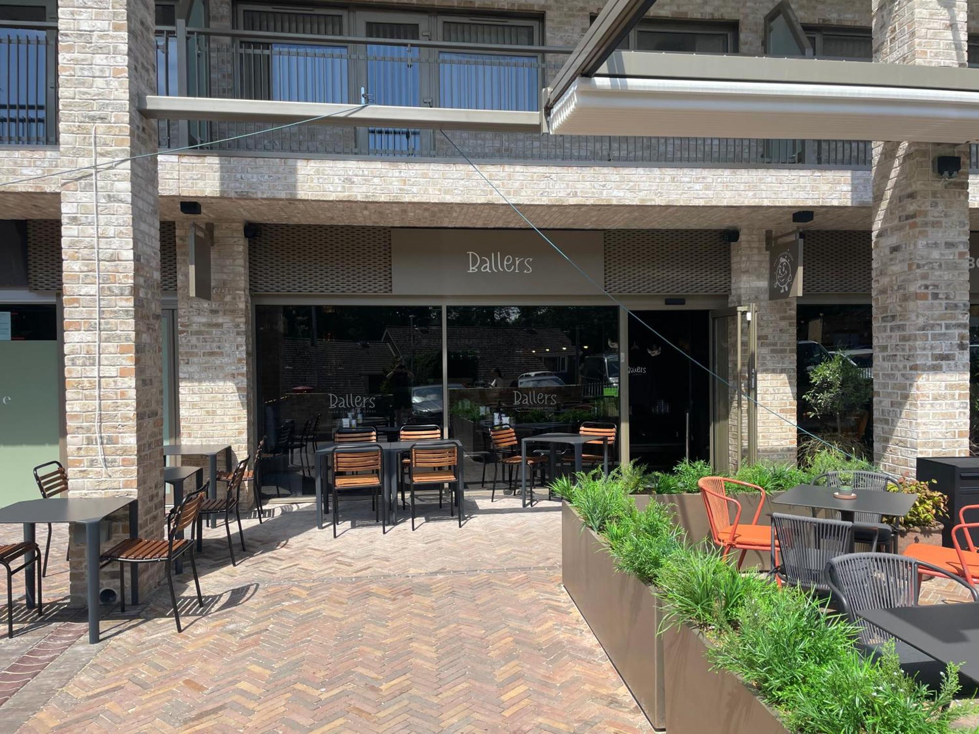 Amber Vista 2 Bedroom Apartments- Supermarket, Coffee Shop, Restaurants & Parking Below カーディフ エクステリア 写真