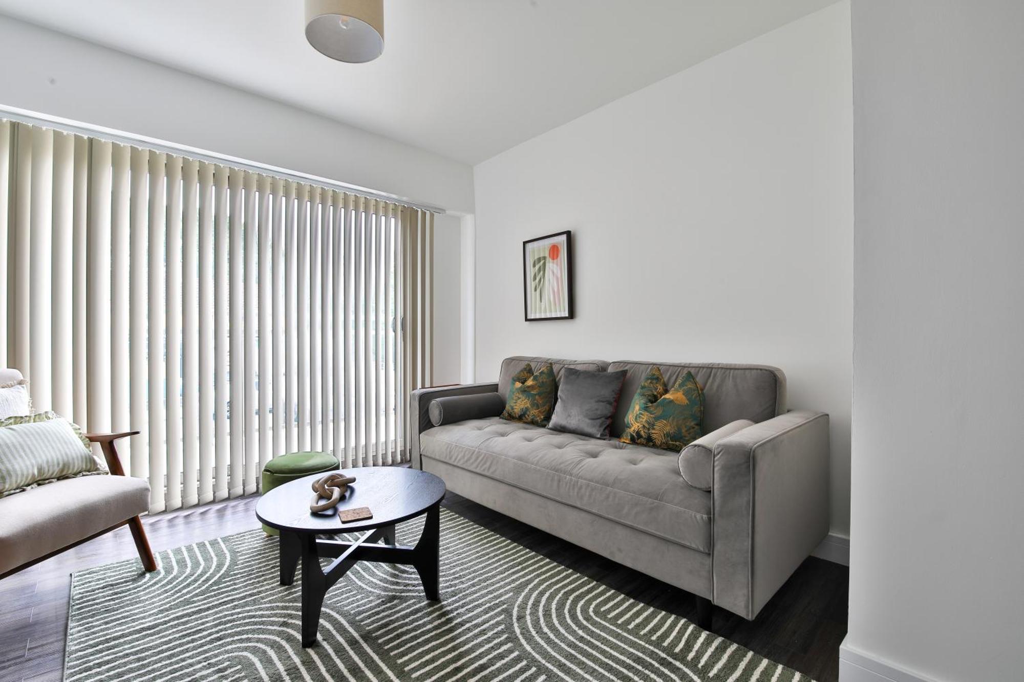 Amber Vista 2 Bedroom Apartments- Supermarket, Coffee Shop, Restaurants & Parking Below カーディフ エクステリア 写真