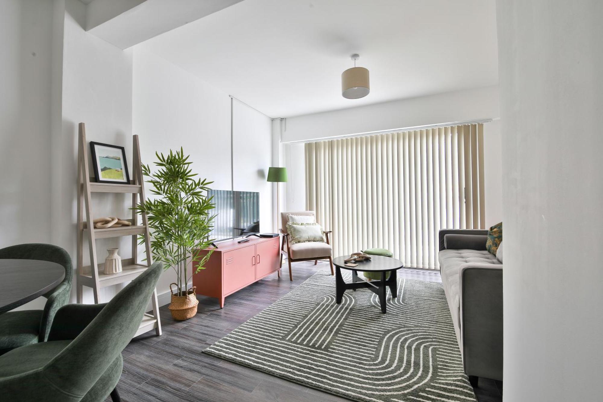 Amber Vista 2 Bedroom Apartments- Supermarket, Coffee Shop, Restaurants & Parking Below カーディフ エクステリア 写真